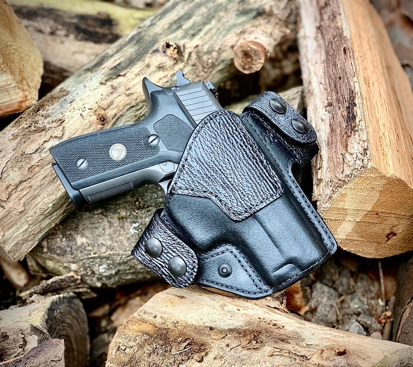 Griffon V OWB: Outside the Waistband Holster