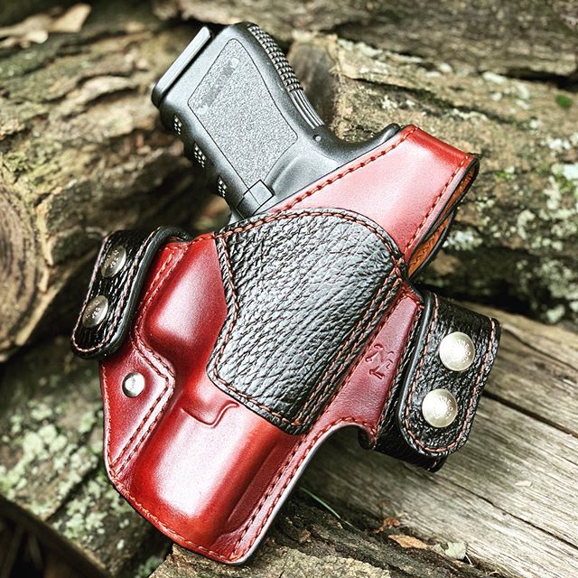 Griffon V OWB: Outside the Waistband Holster